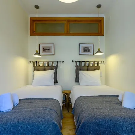 Apartment Downtown Correeiros *