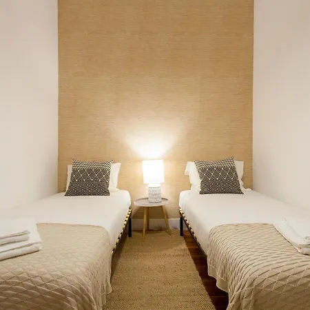 Apartment Downtown Correeiros *