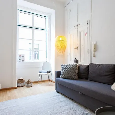 Apartment Downtown Correeiros *