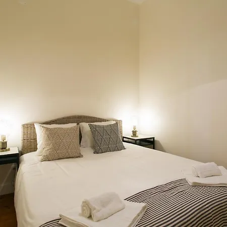 Apartment Downtown Correeiros